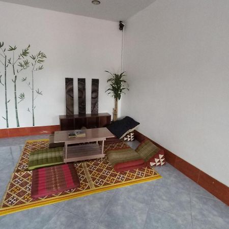 Baan Kai Hostel Baan Khai Esterno foto