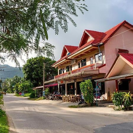 Baan Kai Hostel Baan Khai Esterno foto