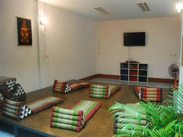 Baan Kai Hostel Baan Khai Esterno foto