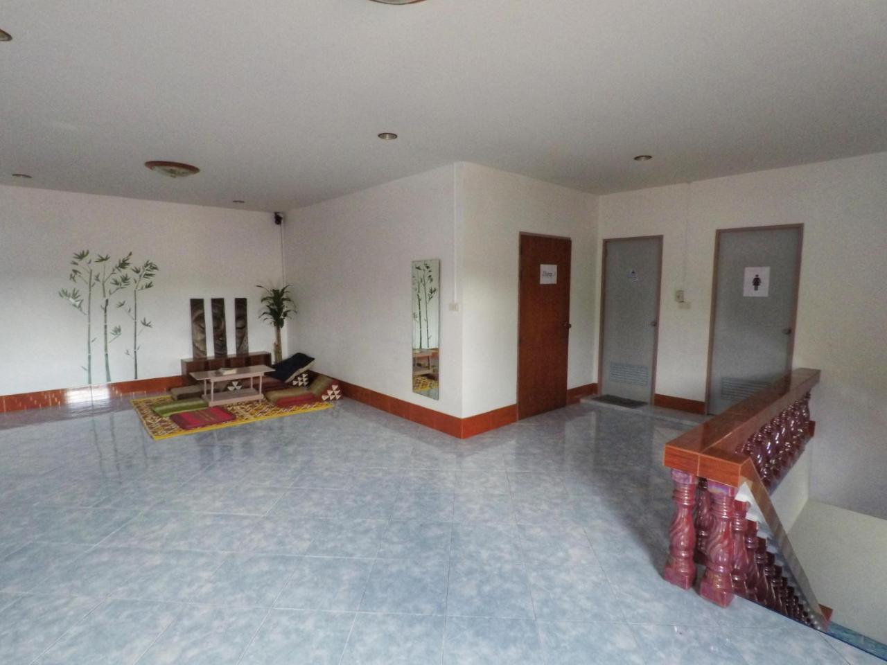 Baan Kai Hostel Baan Khai Esterno foto