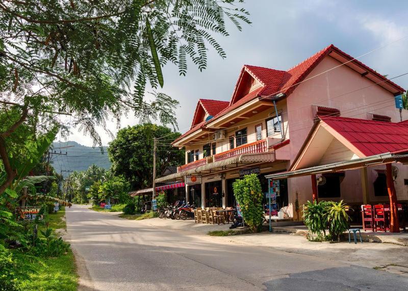 Baan Kai Hostel Baan Khai Esterno foto