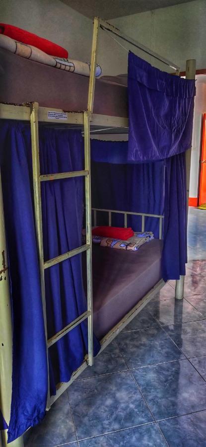 Baan Kai Hostel Baan Khai Esterno foto
